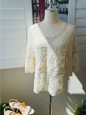 Rebellion. Size M. Cream Embroidered Lace Peasant Blouse